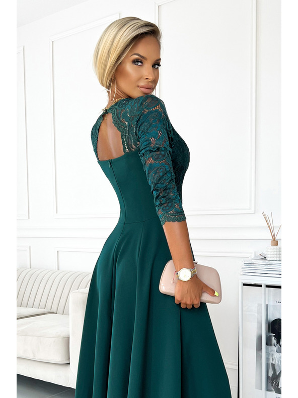 numoco Елегантна дантелена дълга рокля с деколте - зелена Numoco AMBER