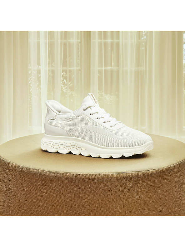 Geox Бели дамски маратонки Geox Spherica Plus