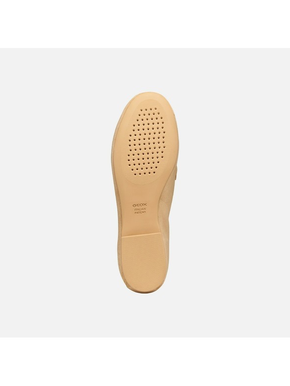 Geox Бежови дамски мокасини Geox New Palmaria