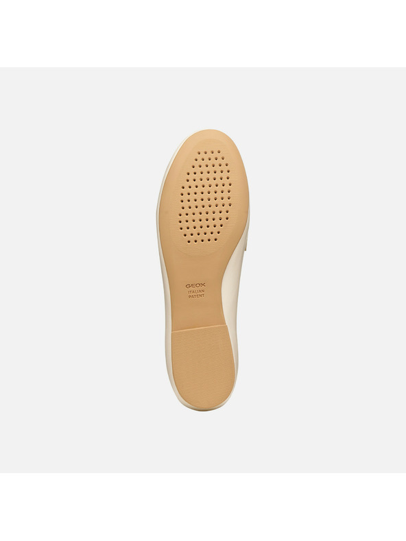 Geox Кремави дамски мокасини Geox New Palmaria