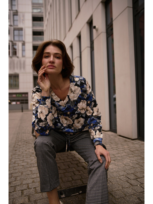 Moodo Цветна суитшърт с V-образно деколте черна Moodo