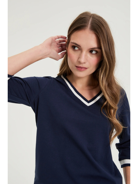 Moodo Памучна блуза с V-образно деколте в морско синьо Moodo