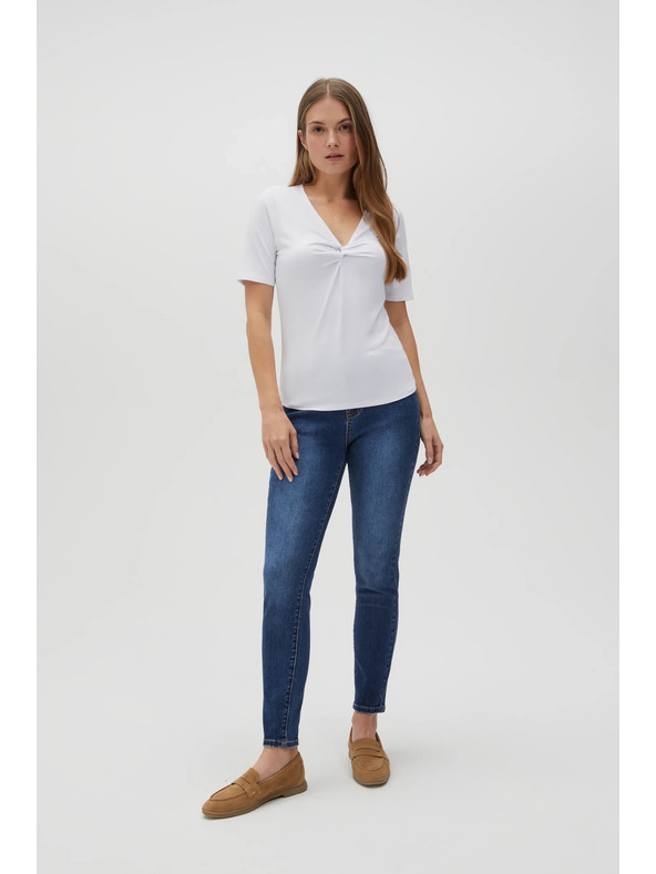 Moodo Бяла блуза с декоративно деколте Moodo