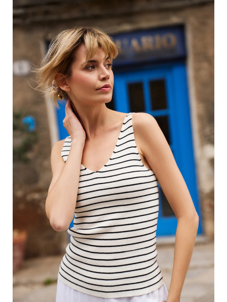 Moodo Бежов памучен топ на ивици Moodo