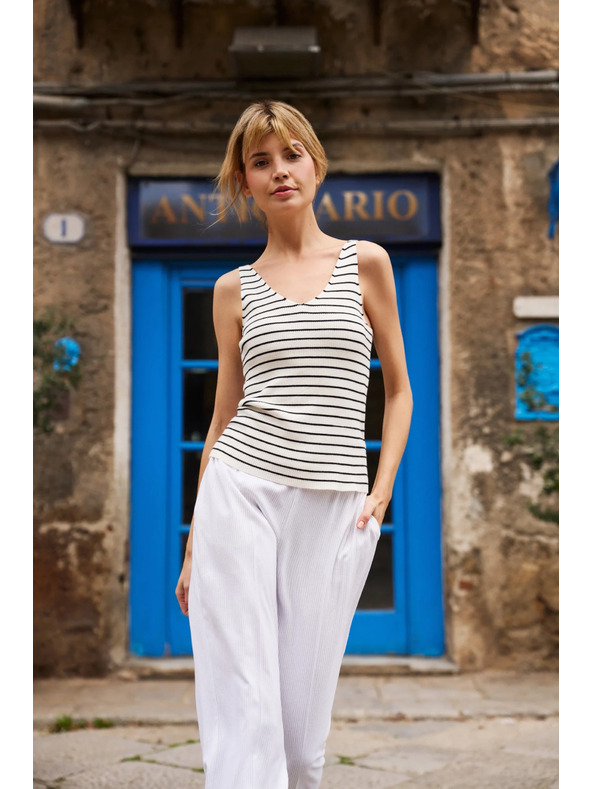 Moodo Бежов памучен топ на ивици Moodo