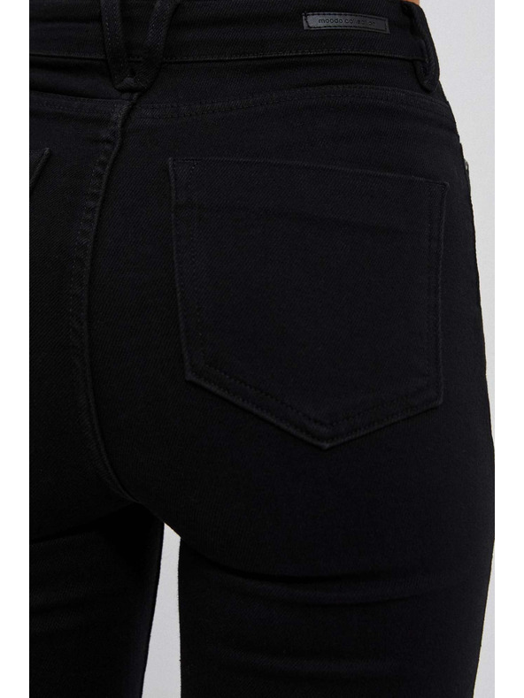 Moodo Прилепнали дънки с разкъсан подгъв Moodo