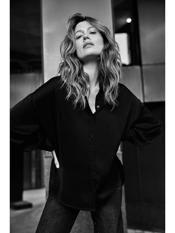 Moodo Гладка черна риза Moodo