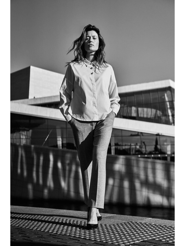 Moodo Бяла риза с декоративни копчета Moodo