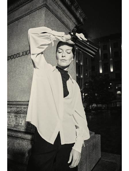 Moodo Бяла риза с мъниста на ръкава Moodo