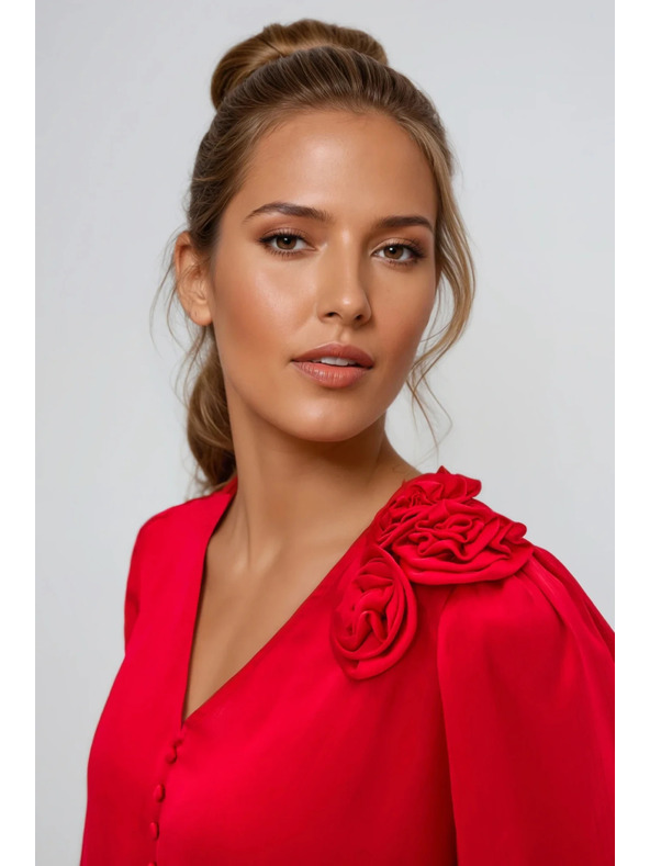 Moodo Червена блуза с рози Moodo