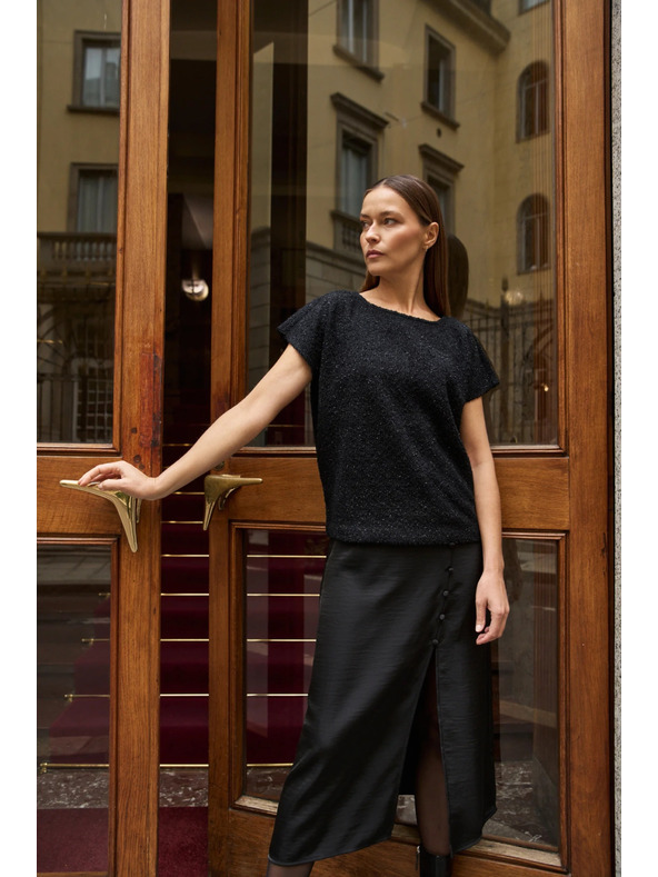 Moodo Лъскав топ с къс ръкав черен Moodo