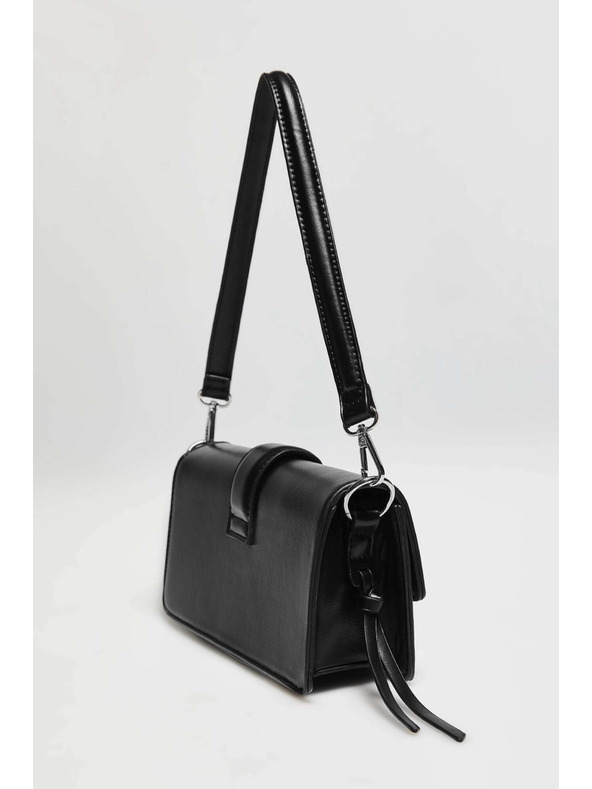 Moodo Черна чанта през рамо със сребърна катарама Moodo