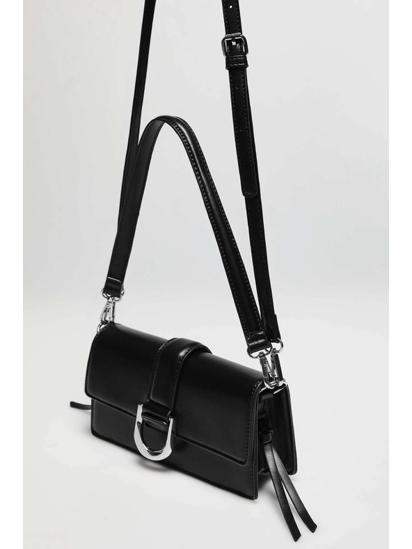 Moodo Черна чанта през рамо със сребърна катарама Moodo