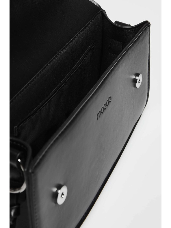 Moodo Черна чанта през рамо със сребърна катарама Moodo