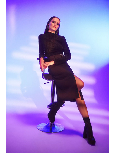 Moodo Черна блуза с поло деколте, декорирана с металически нишки Moodo