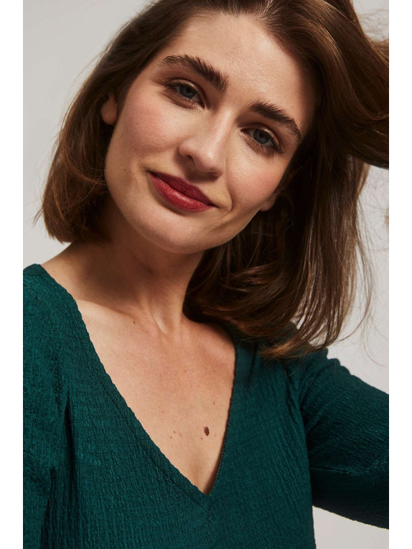 Moodo Смарагдова блуза с V-образно деколте Moodo