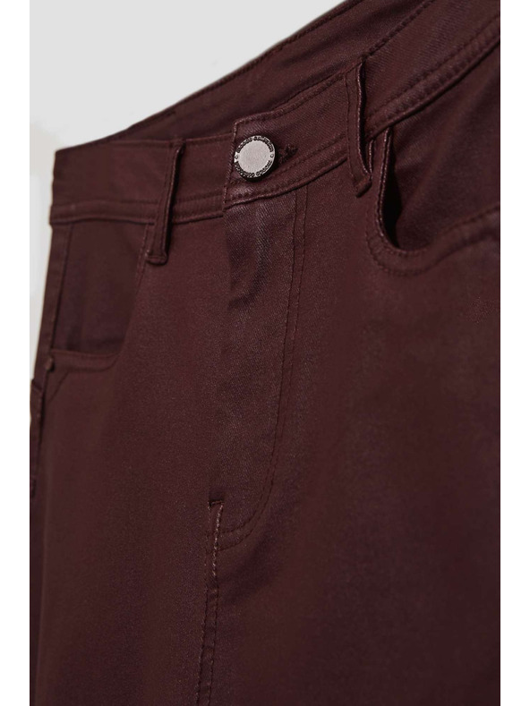 Moodo Восъчни тесни панталони в кестеняв цвят Moodo