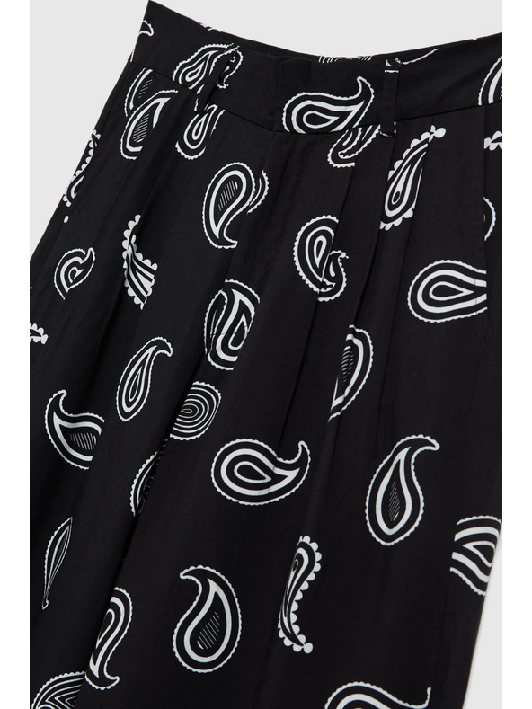 Moodo Черни панталони с фин десен Moodo