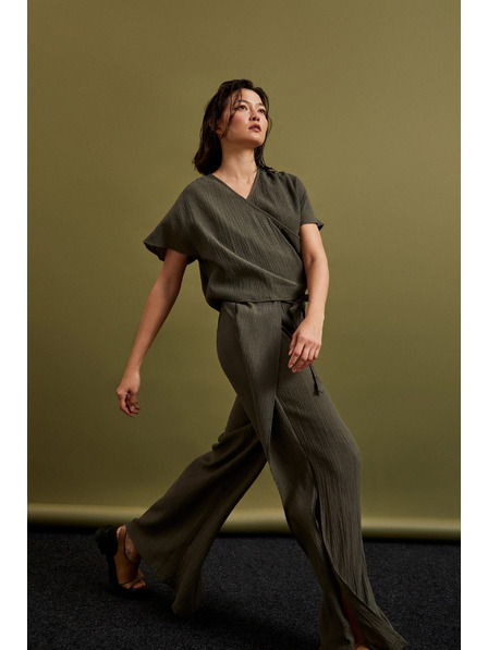 Moodo Маслинени панталони с широки крачоли и ластик в талията Moodo