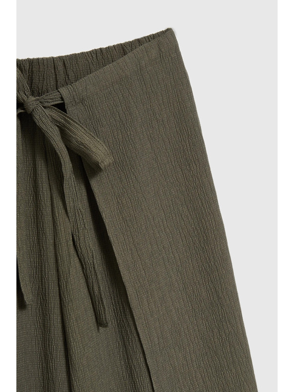 Moodo Маслинени панталони с широки крачоли и ластик в талията Moodo