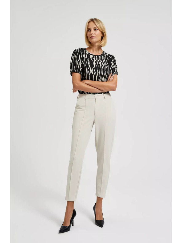 Moodo Елегантни бежови панталони с стеснени крачоли и джобове Moodo