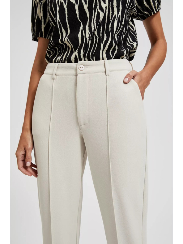 Moodo Елегантни бежови панталони с стеснени крачоли и джобове Moodo
