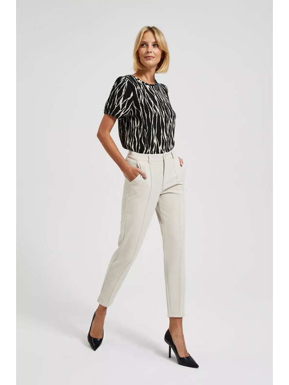 Moodo Елегантни бежови панталони с стеснени крачоли и джобове Moodo