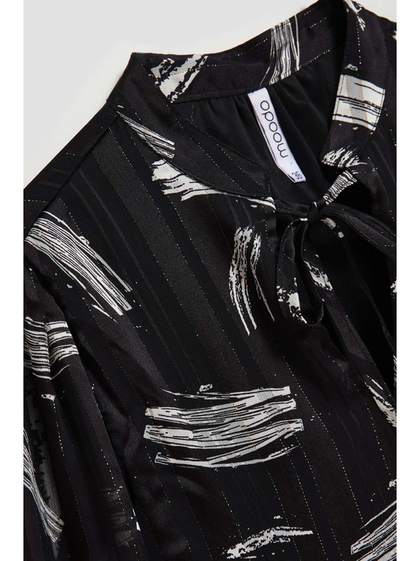 Moodo Черна риза Moodo с вързан деколте