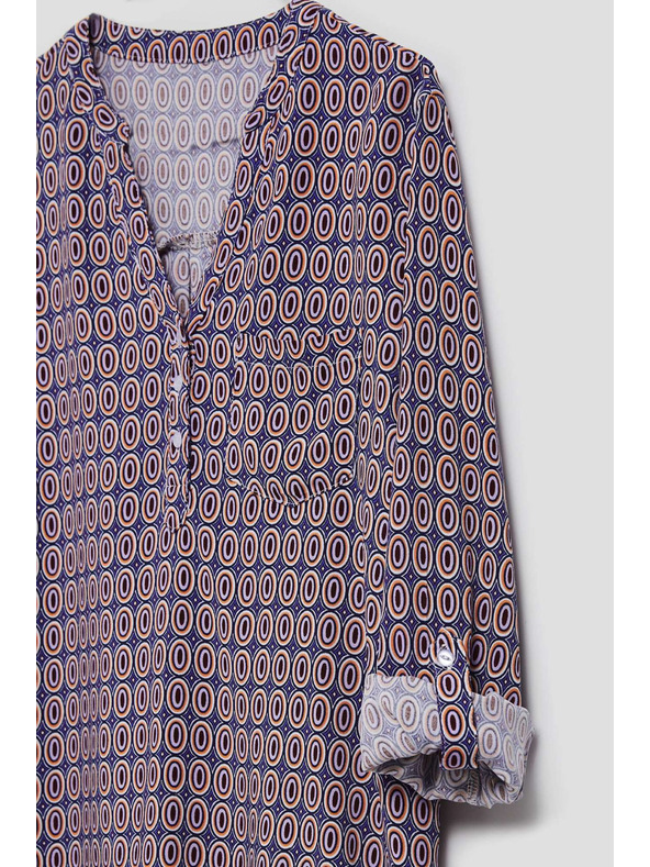 Moodo Щампована риза с V-образен деколте в светлосин цвят Moodo