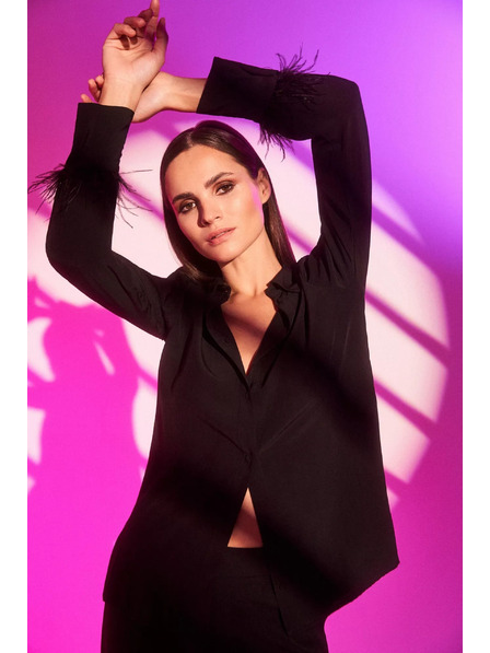 Moodo Блуза с декоративни пера на ръкавите Moodo