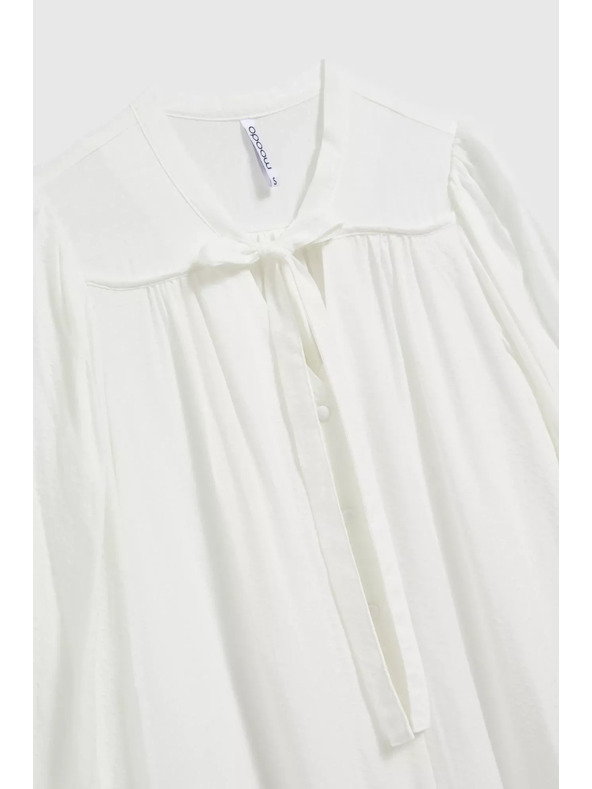 Moodo Бяла копченна риза Moodo с връзано деколте