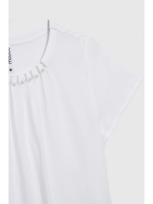 Moodo Бяла риза с декорация с мъниста на деколтето Moodo