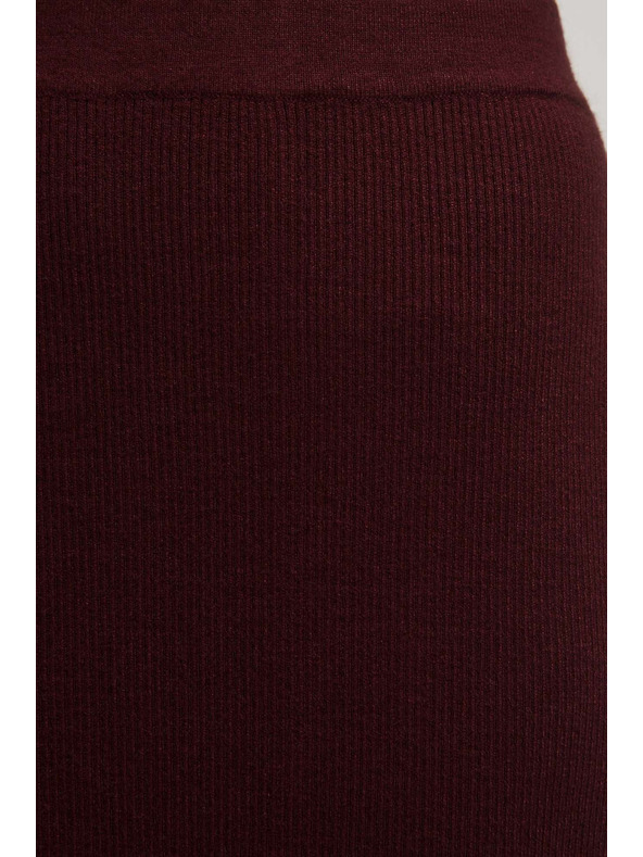 Moodo Прилепнала кестеняво трикотажна пола Moodo