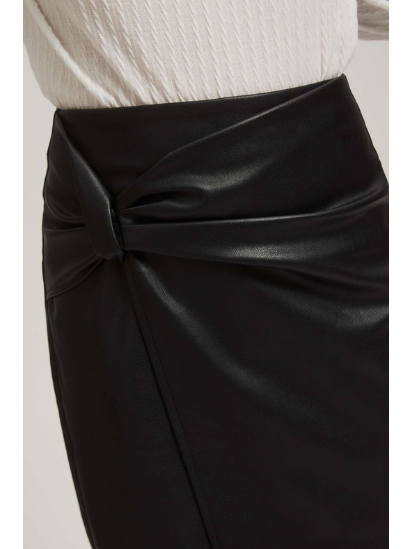 Moodo А-образна пола от имитация на кожа черна Moodo