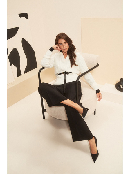 Moodo Суитшърт с V-образно деколте и яка Moodo