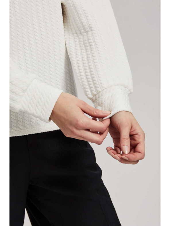 Moodo Суитшърт с широко поло яка в перлен цвят Moodo