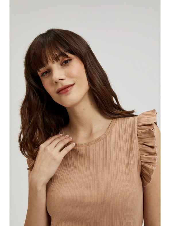 Moodo Ребрест топ с волан на рамото в бежово Moodo