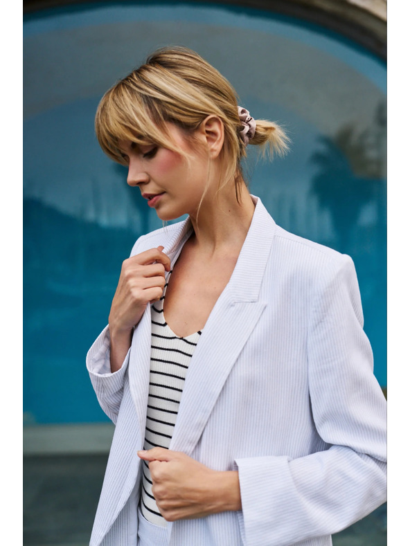 Moodo Бяло вискозно сако с ивици Moodo