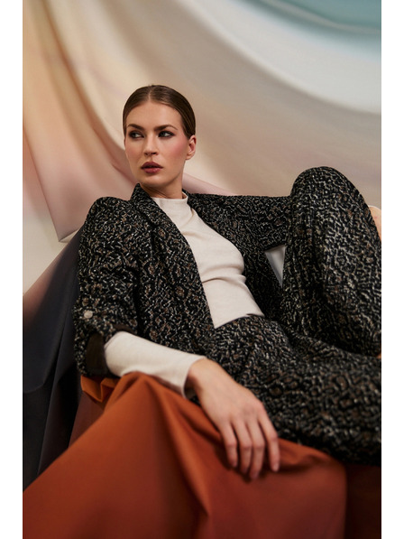 Moodo Черно сако с animal принт Moodo