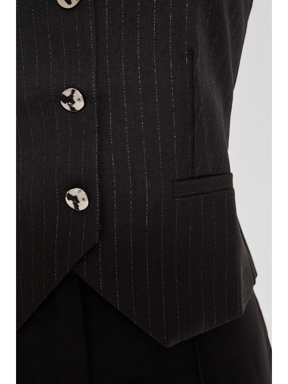 Moodo Черна жилетка с декоративни копчета Moodo