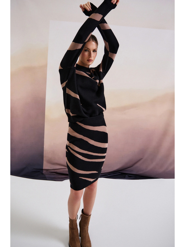 Moodo Черна трикотажна пола Moodo