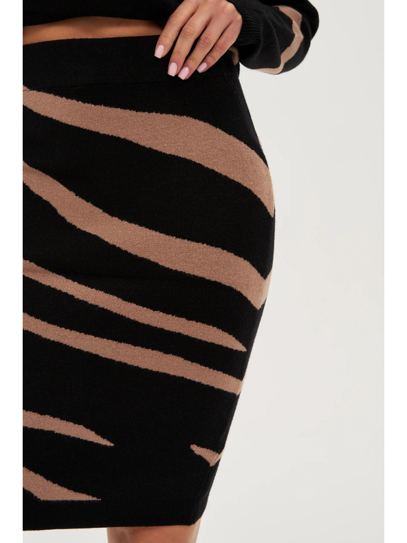 Moodo Черна трикотажна пола Moodo