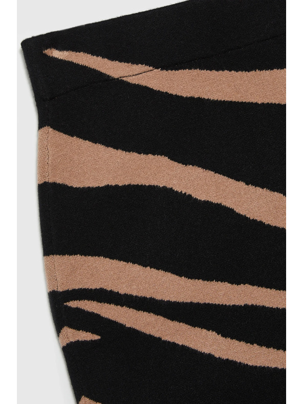 Moodo Черна трикотажна пола Moodo