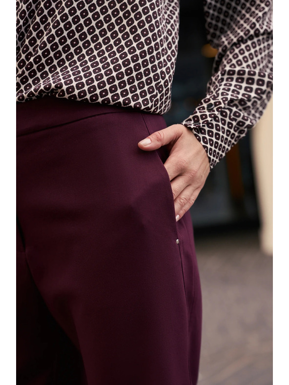 Moodo Гладки панталони бордо Moodo