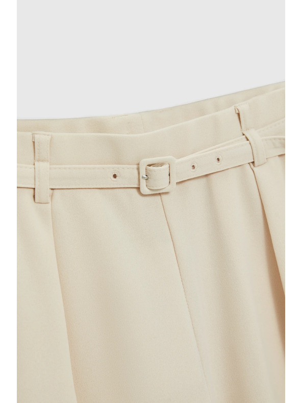 Moodo Бежови панталони с колан Moodo