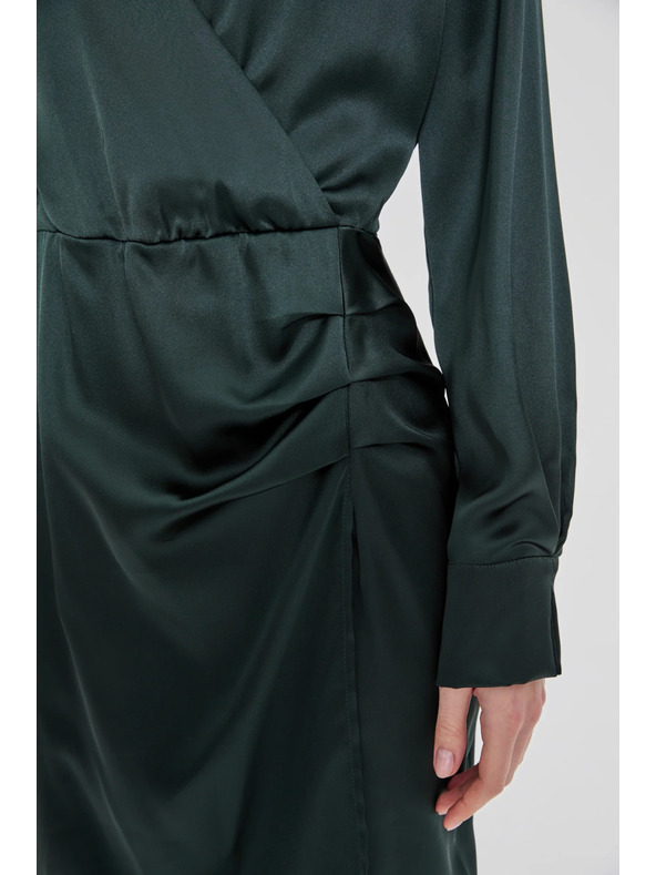 Moodo Зелени рокли с набор около бедрата Moodo