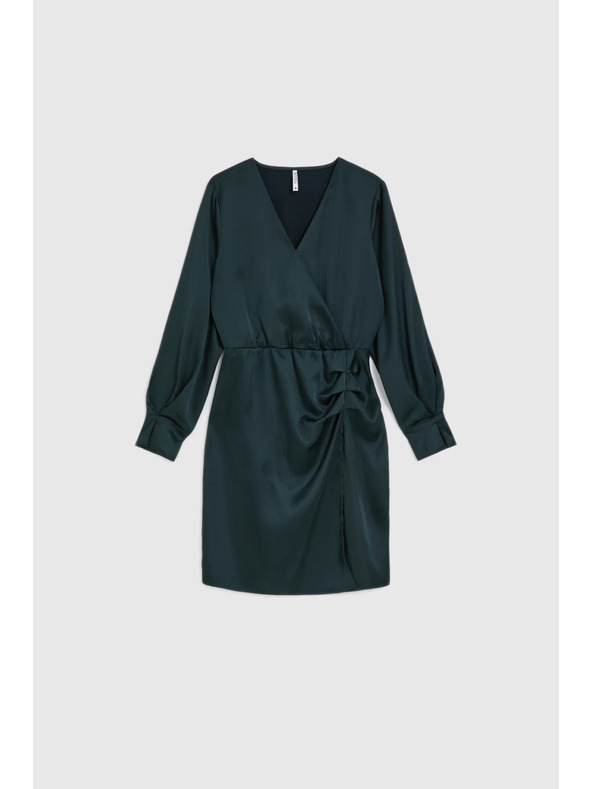 Moodo Зелени рокли с набор около бедрата Moodo