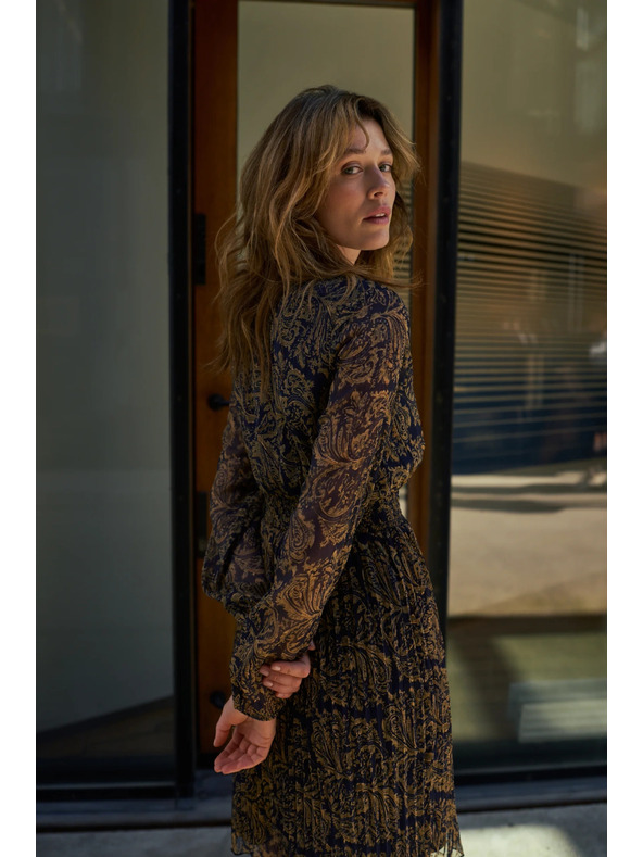 Moodo Щампосани рокли в тъмно синьо Moodo