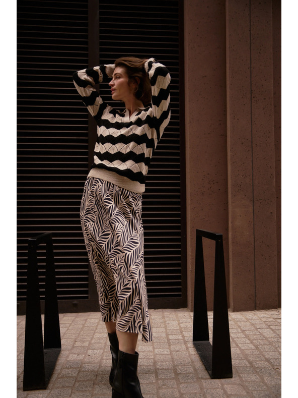 Moodo Пуловер с яка в бежово Moodo