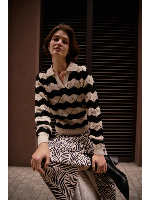 Moodo Пуловер с яка в бежово Moodo